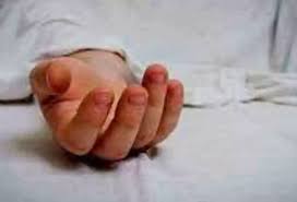 பூட்டிய வீட்டில் அழுகிய நிலையில் வாலிபர் பிணம்